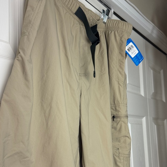 Columbia Men's Athletic Tan Shorts - Picture 7 of 10